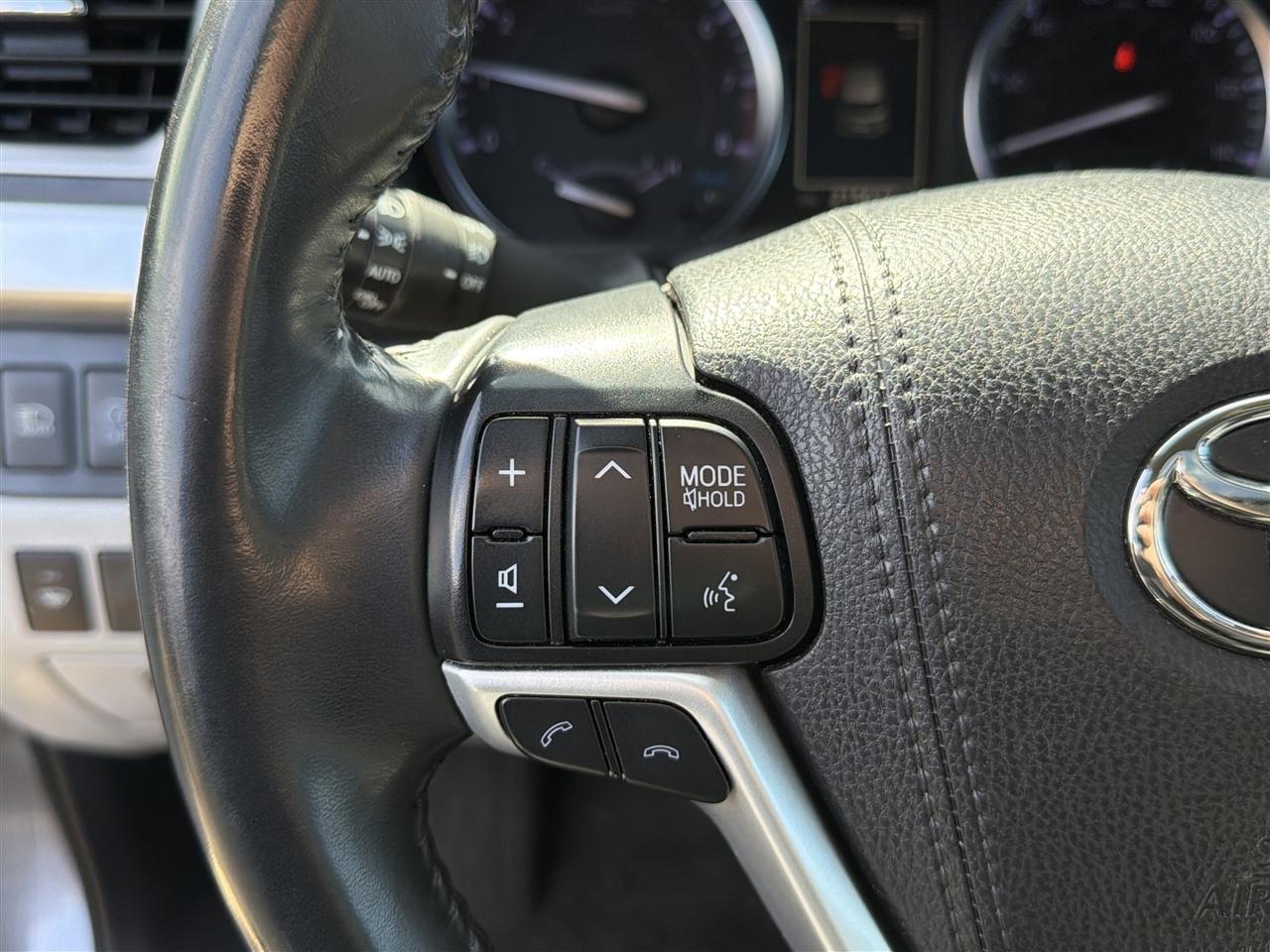 Toyota Highlander XLE AWD V6 2019