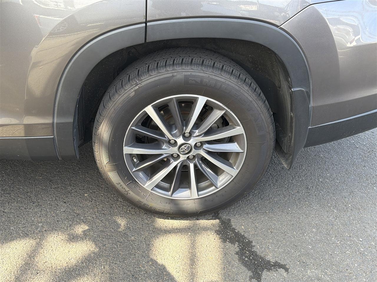 Toyota Highlander XLE AWD V6 2019