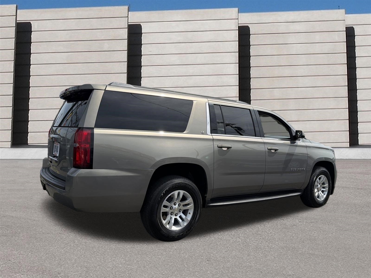 Chevrolet Suburban LT 2WD 2018