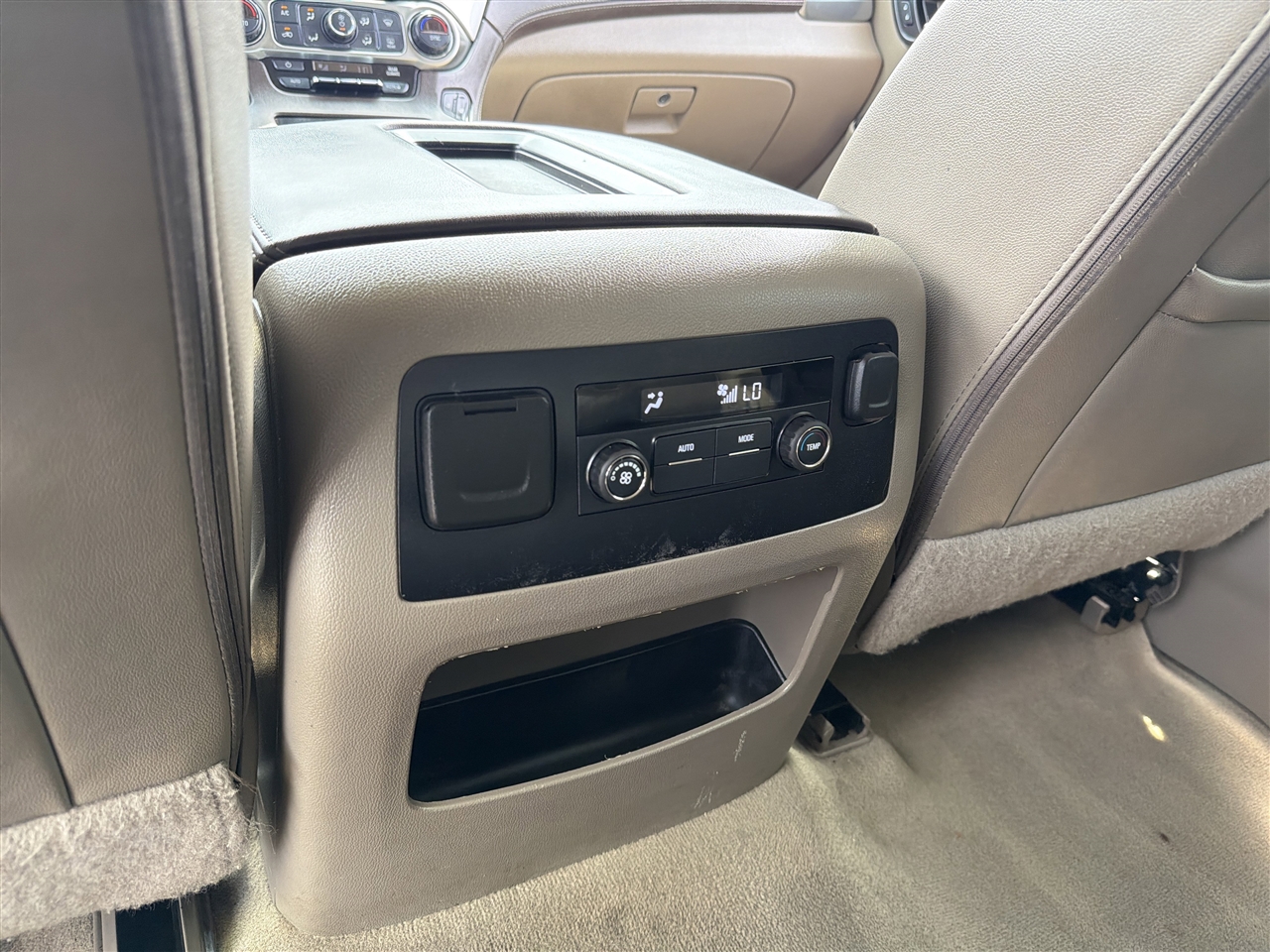 Chevrolet Suburban LT 2WD 2018