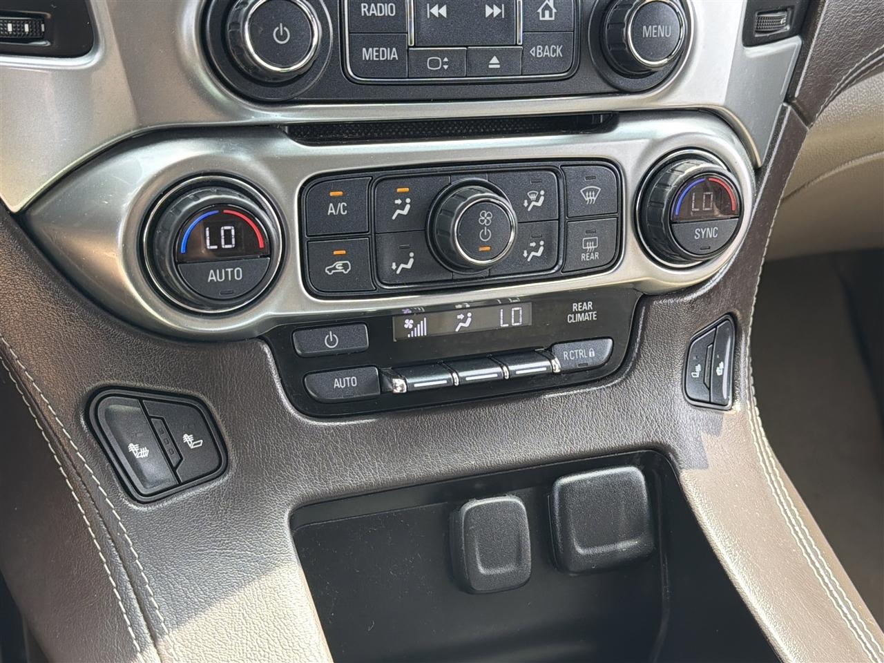 Chevrolet Suburban LT 2WD 2018