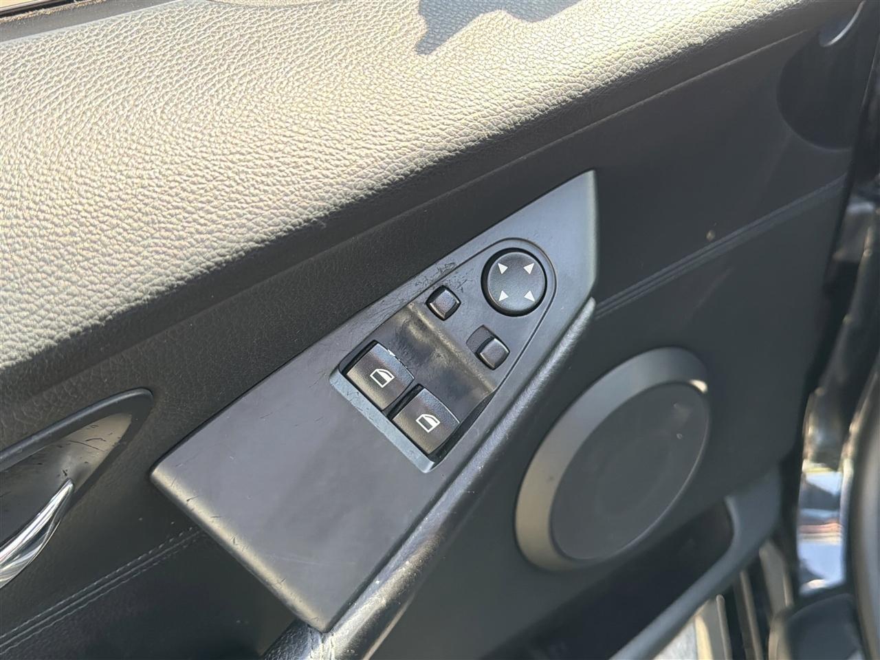BMW 6-Series 650i Coupe 2010