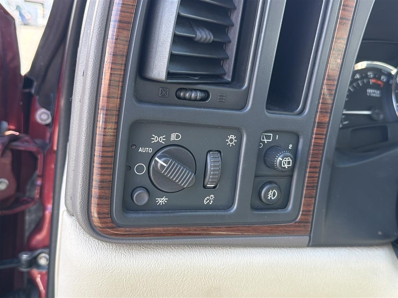 Cadillac Escalade AWD 2003