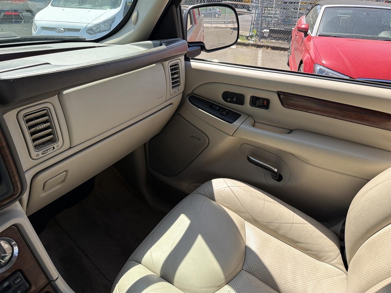 Cadillac Escalade AWD 2003