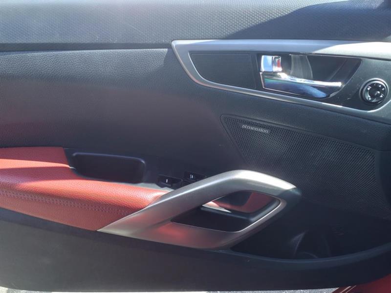 Hyundai Veloster Base 2012