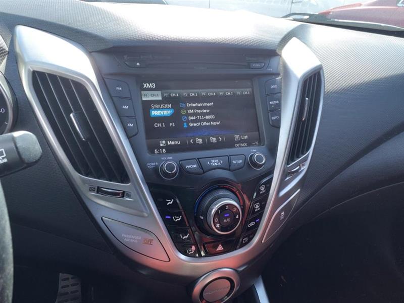 Hyundai Veloster Base 2012