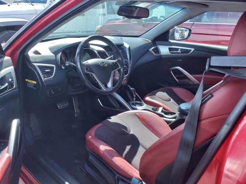 Hyundai Veloster Base 2012