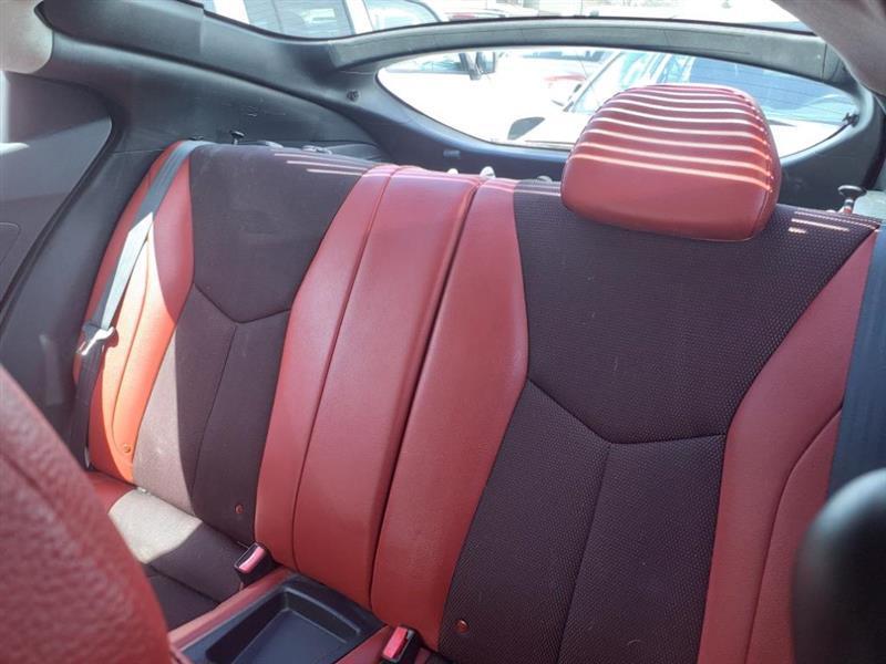 Hyundai Veloster Base 2012