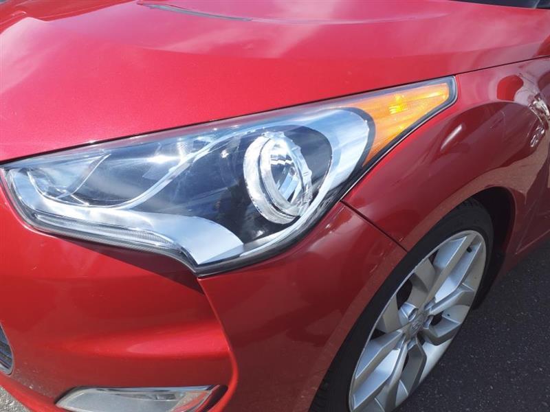 Hyundai Veloster Base 2012