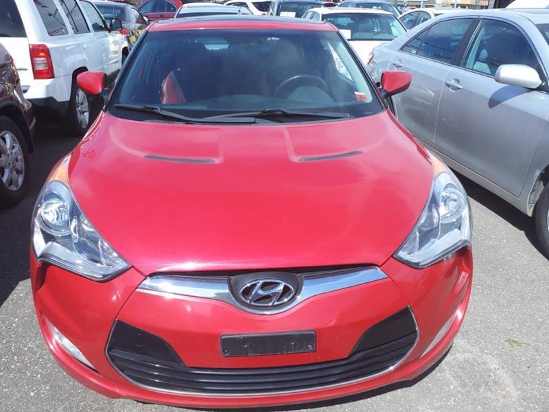 Hyundai Veloster Base 2012