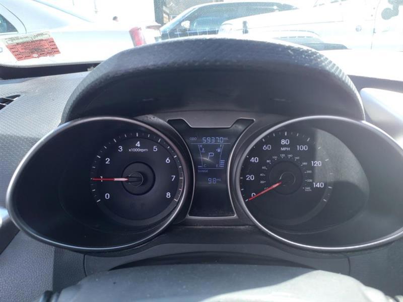 Hyundai Veloster Base 2012