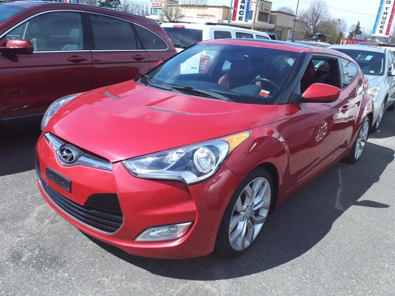 Hyundai Veloster Base 2012