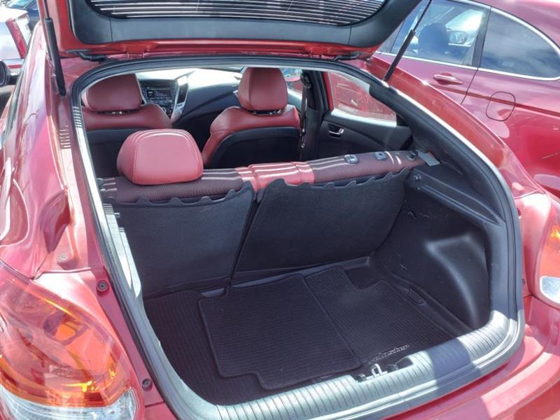 Hyundai Veloster Base 2012