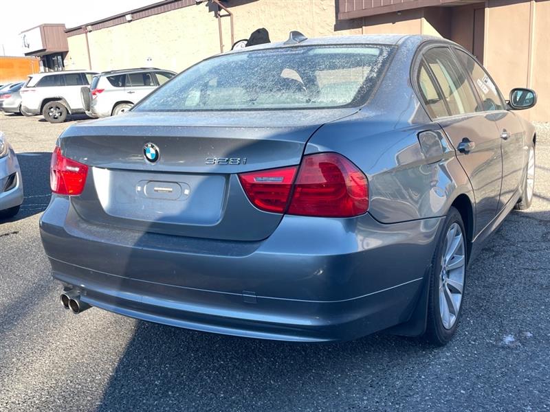 BMW 3-Series 328i xDrive SA 2011 BMW 3-Series 328i xDrive SA 2011