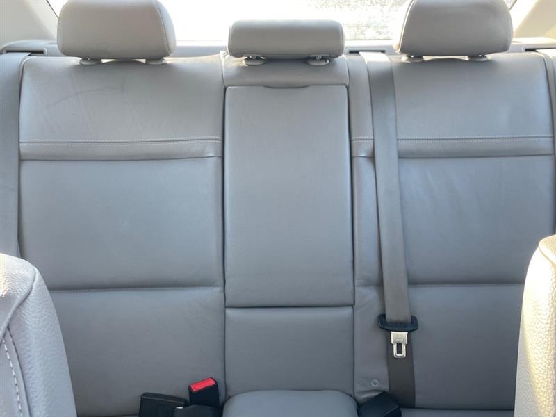 BMW 3-Series 328i xDrive SA 2011 BMW 3-Series 328i xDrive SA 2011