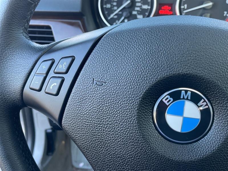 BMW 3-Series 328i xDrive SA 2011 BMW 3-Series 328i xDrive SA 2011