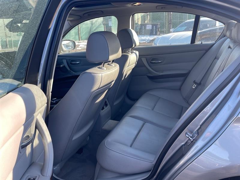 BMW 3-Series 328i xDrive SA 2011