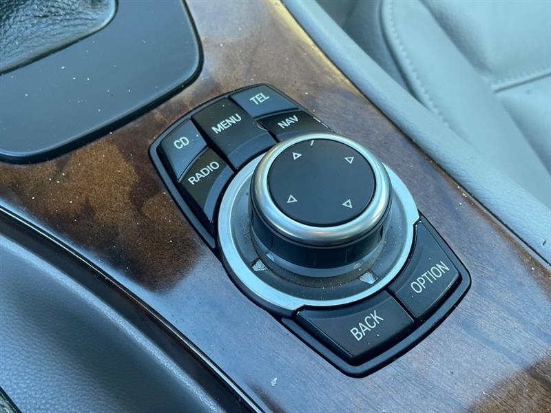 BMW 3-Series 328i xDrive SA 2011