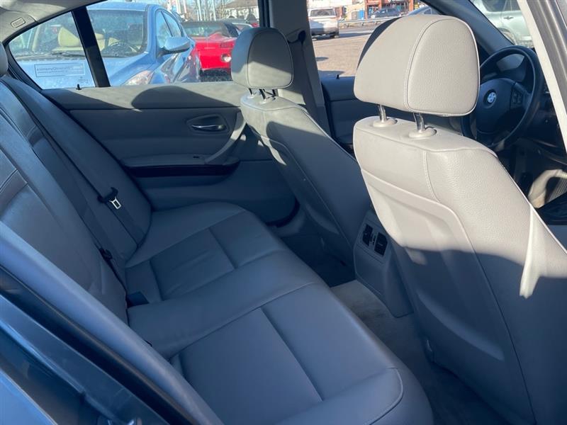 BMW 3-Series 328i xDrive SA 2011