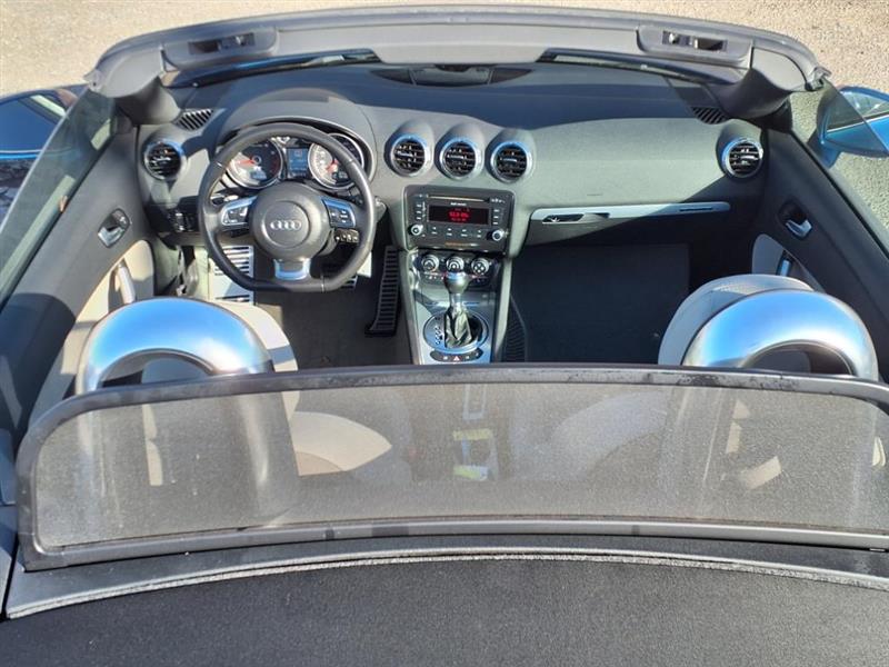 Audi TT 2.0T Roadster with S tronic 2009 Audi TT 2.0T Roadster with S tronic 2009