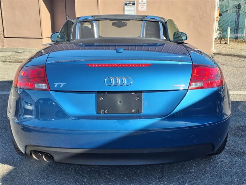 Audi TT 2.0T Roadster with S tronic 2009 Audi TT 2.0T Roadster with S tronic 2009