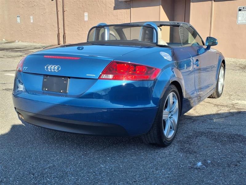 Audi TT 2.0T Roadster with S tronic 2009