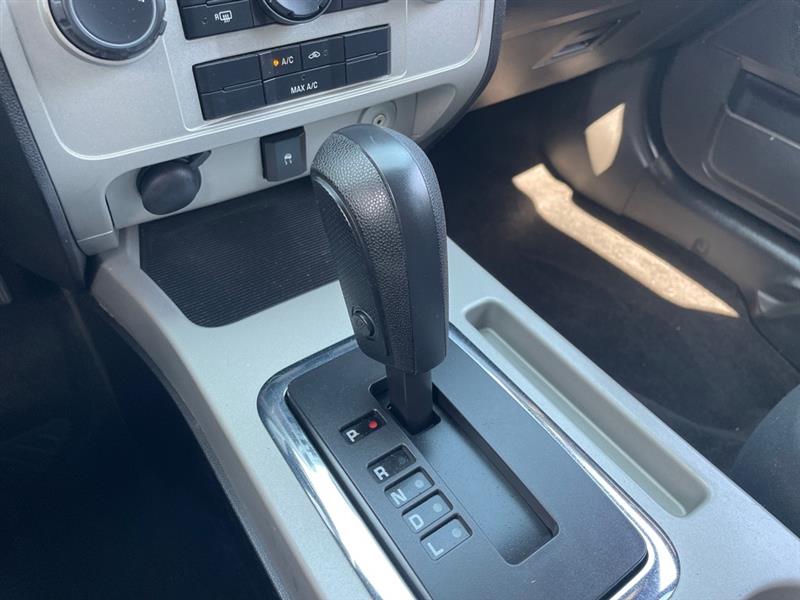 Ford Escape XLT FWD V6 2009 Ford Escape XLT FWD V6 2009