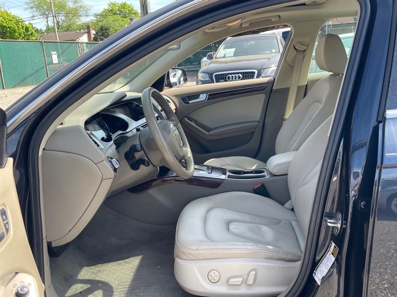 Audi A4 2.0T Sedan quattro Tiptronic 2012 Audi A4 2.0T Sedan quattro Tiptronic 2012