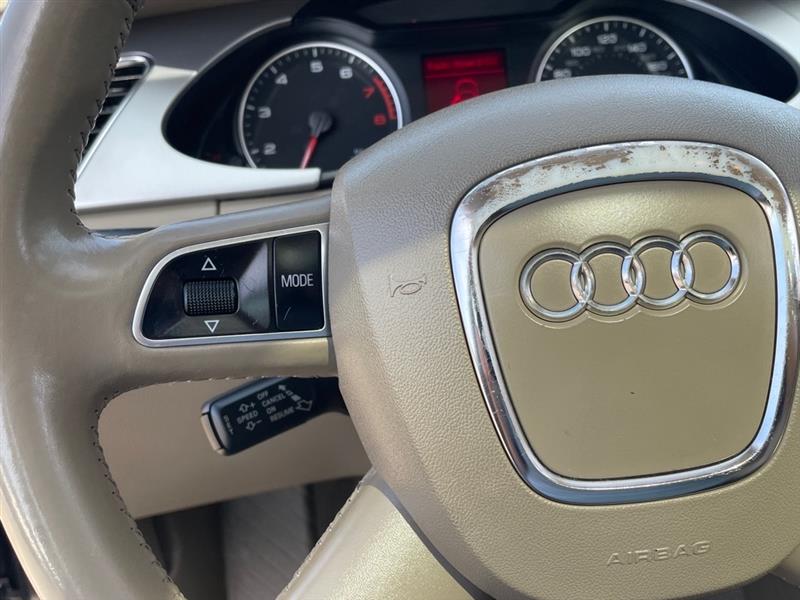 Audi A4 2.0T Sedan quattro Tiptronic 2012 Audi A4 2.0T Sedan quattro Tiptronic 2012