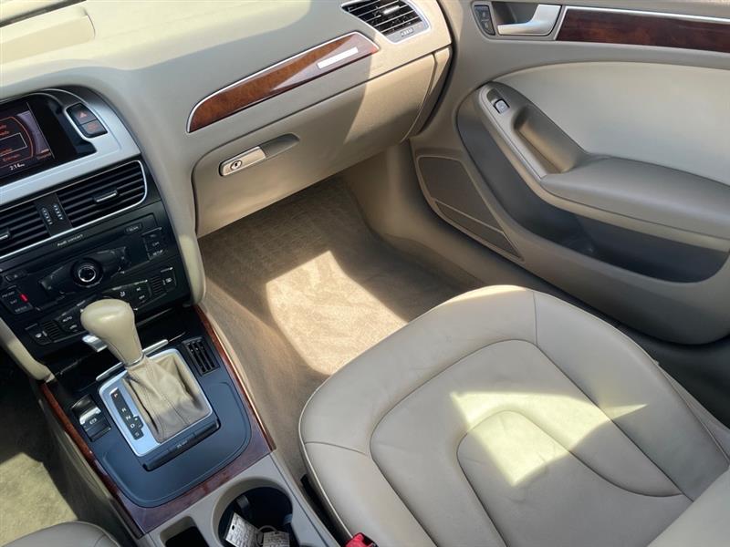 Audi A4 2.0T Sedan quattro Tiptronic 2012