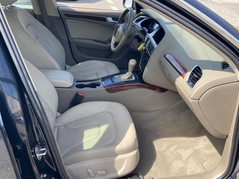 Audi A4 2.0T Sedan quattro Tiptronic 2012