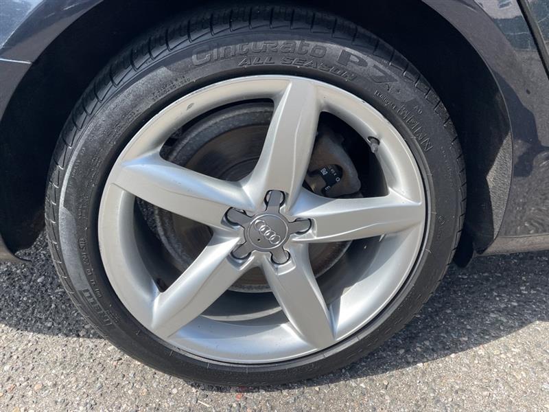 Audi A4 2.0T Sedan quattro Tiptronic 2012