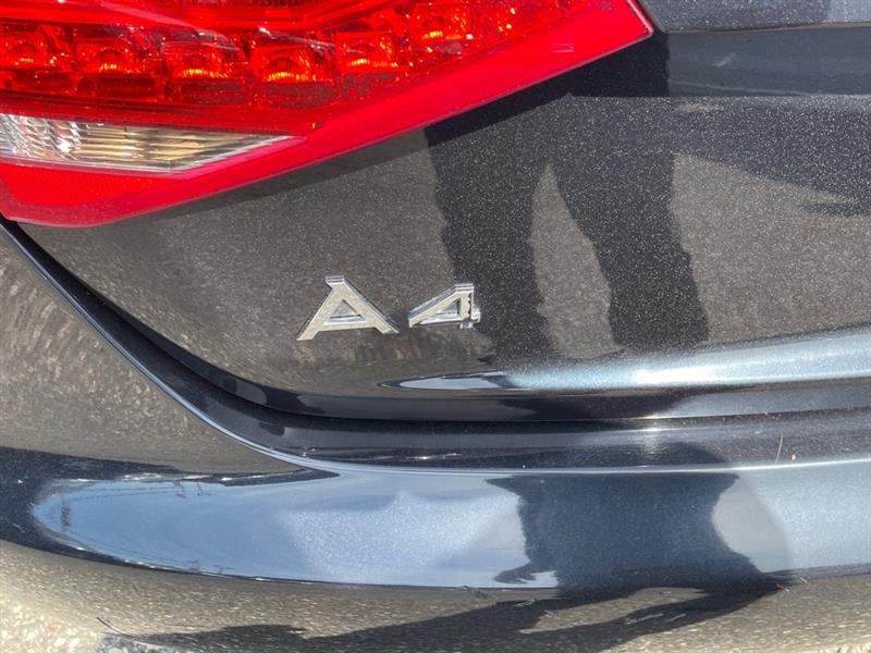 Audi A4 2.0T Sedan quattro Tiptronic 2012