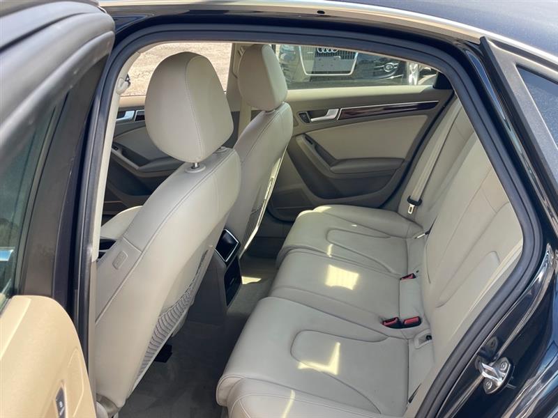 Audi A4 2.0T Sedan quattro Tiptronic 2012