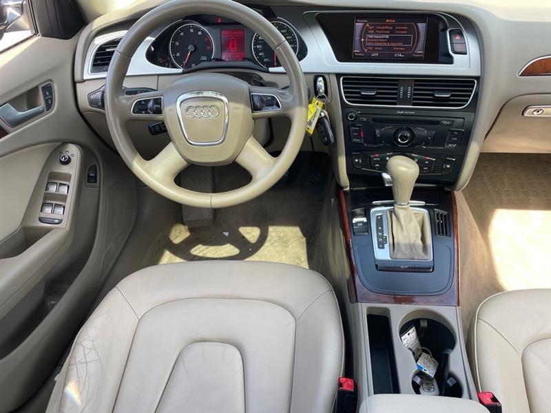 Audi A4 2.0T Sedan quattro Tiptronic 2012