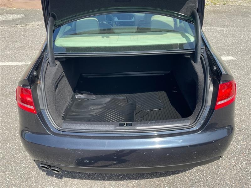 Audi A4 2.0T Sedan quattro Tiptronic 2012