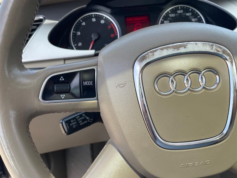 Audi A4 2.0T Sedan quattro Tiptronic 2012