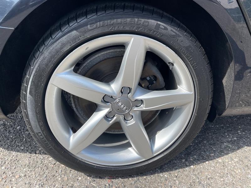 Audi A4 2.0T Sedan quattro Tiptronic 2012