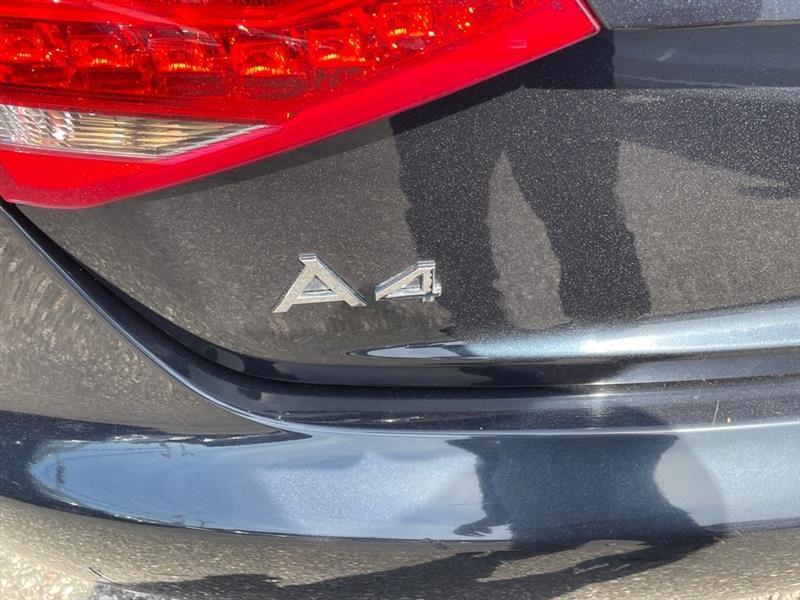 Audi A4 2.0T Sedan quattro Tiptronic 2012