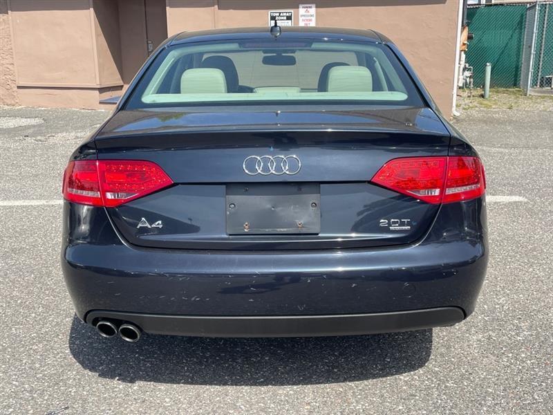 Audi A4 2.0T Sedan quattro Tiptronic 2012