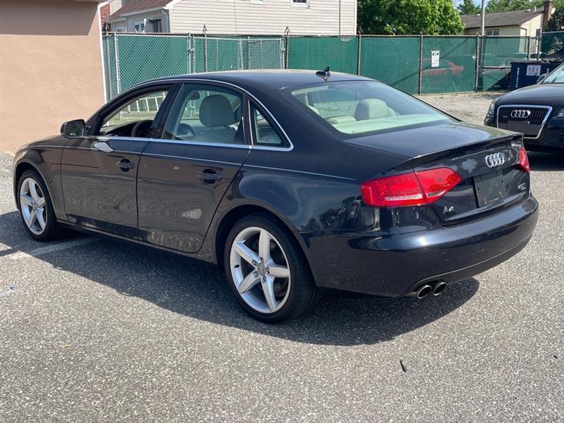 Audi A4 2.0T Sedan quattro Tiptronic 2012