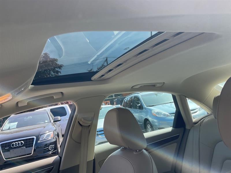 Audi A4 2.0T Sedan quattro Tiptronic 2012