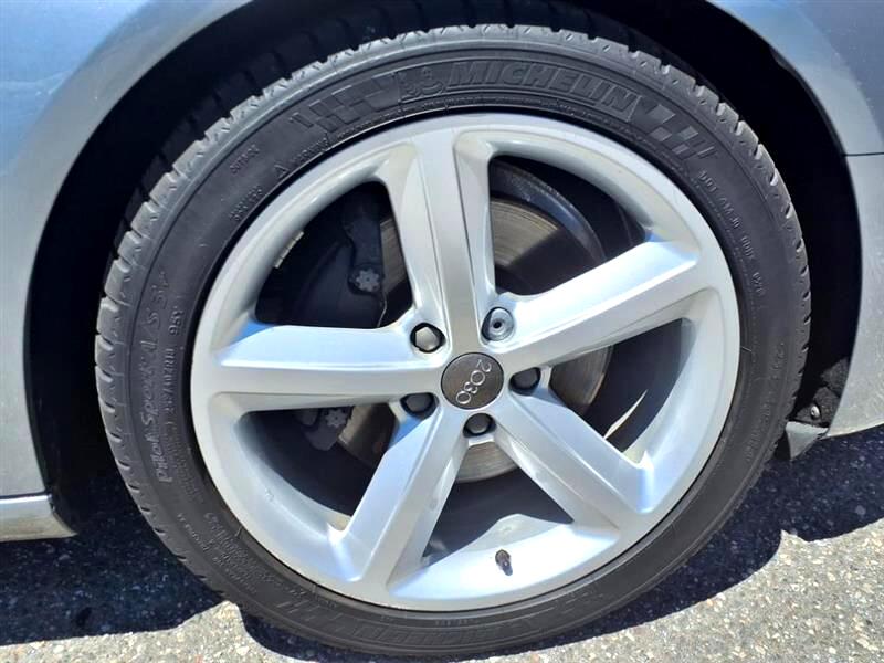 Audi A4 2.0T Sedan quattro Tiptronic 2011