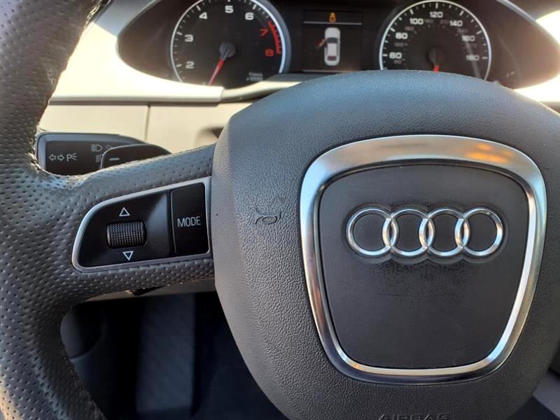 Audi A4 2.0T Sedan quattro Tiptronic 2011