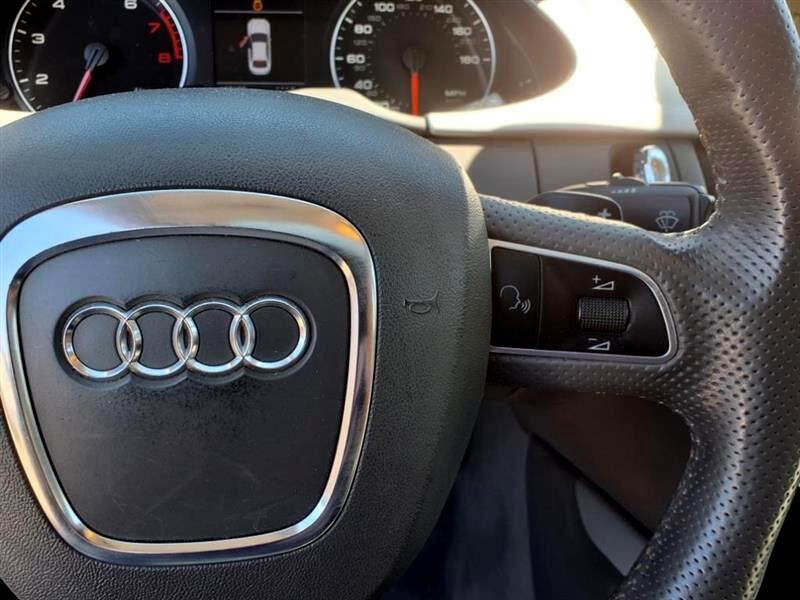 Audi A4 2.0T Sedan quattro Tiptronic 2011