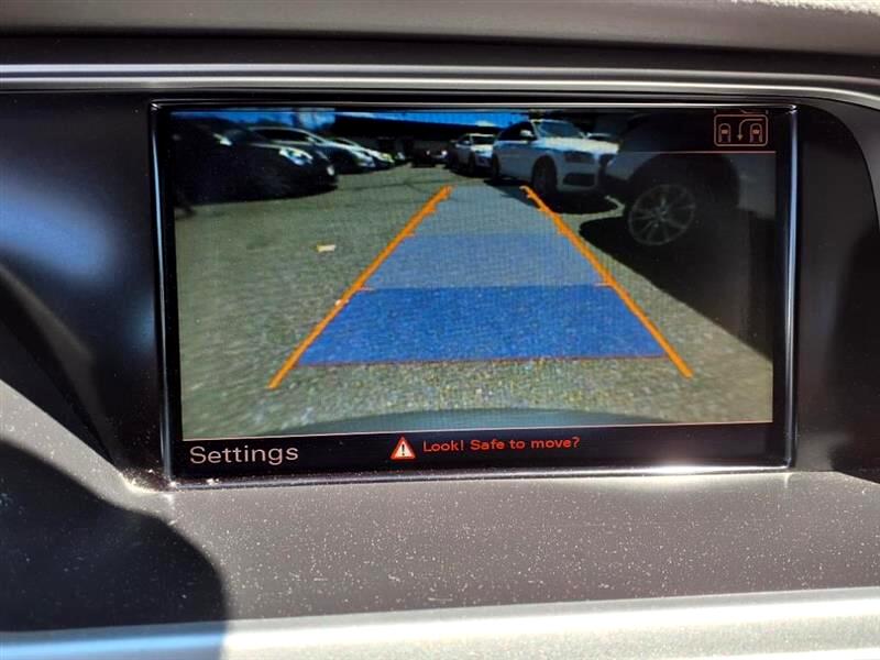 Audi A4 2.0T Sedan quattro Tiptronic 2011