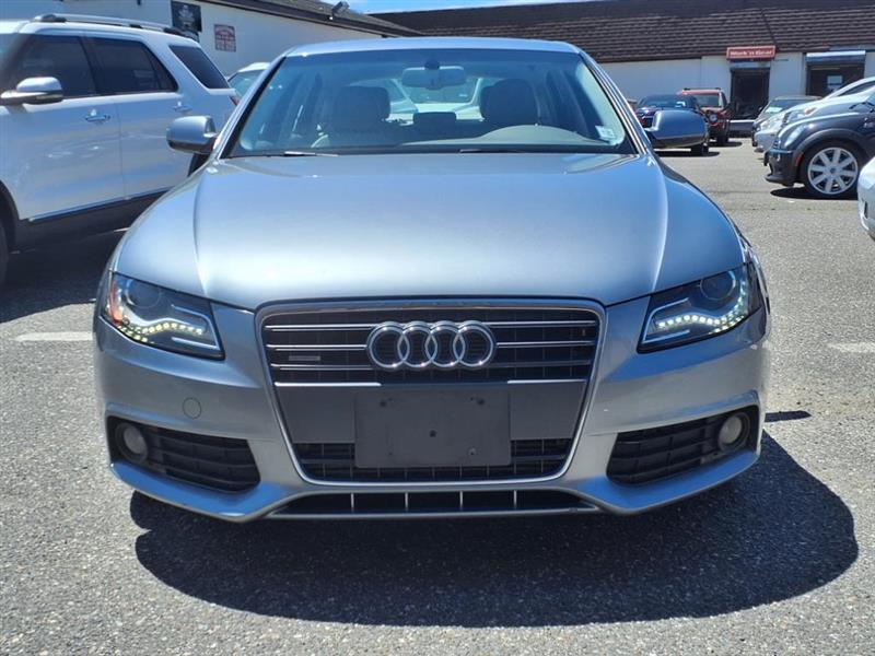 Audi A4 2.0T Sedan quattro Tiptronic 2011