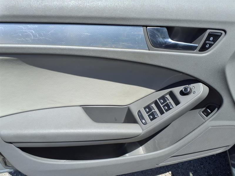 Audi A4 2.0T Sedan quattro Tiptronic 2011