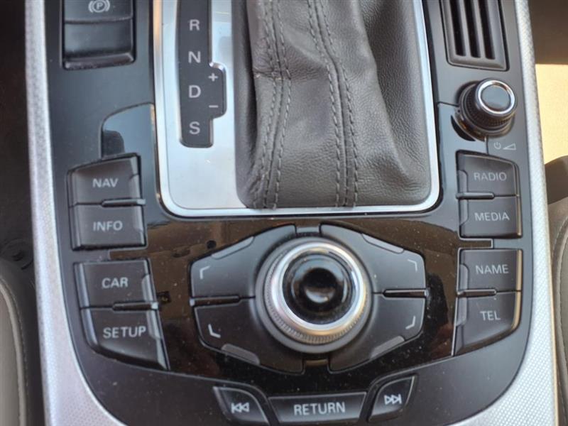 Audi A4 2.0T Sedan quattro Tiptronic 2011