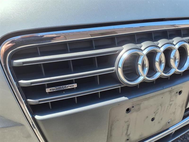 Audi A4 2.0T Sedan quattro Tiptronic 2011